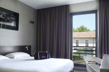 Grand Prix Hôtel &amp; Restaurant Castellet · Hôtel 3 étoiles dans le Var
