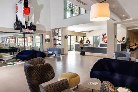 Chambre Double Grand Prix Hôtel &amp; Restaurant Castellet · Hôtel 3 étoiles dans le Var