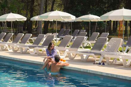 Piscine Grand Prix Hôtel &amp; Restaurant, dans le Var