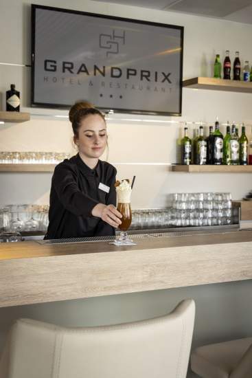 Recrutement Emploi Grand Prix Hotel Castellet Var